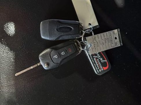 Used 2023 Ford F150 XLT image 32