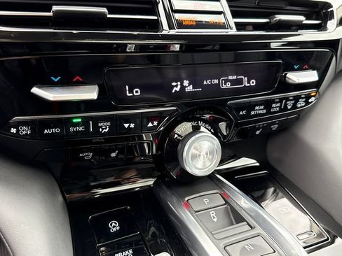 Certified 2026 Acura MDX SH-AWD w/ Technology Package image 22