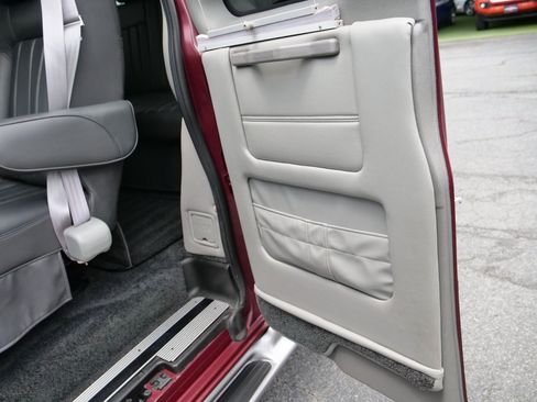 Used 2014 Chevrolet Express 1500 RWD image 32