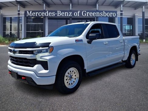 Used 2024 Chevrolet Silverado 1500 RST w/ Z71 Off-Road Package AWD/4WD image 3