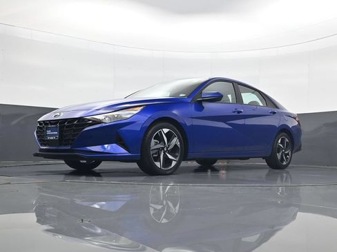 Certified 2023 Hyundai Elantra SEL w/ Convenience Package FWD image 22