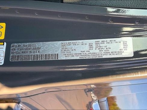 Used 2023 Jeep Gladiator Sport image 13