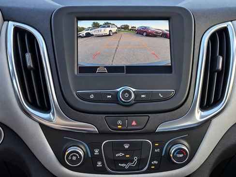 Certified 2024 Chevrolet Equinox LS w/ LS Convenience Package FWD image 16