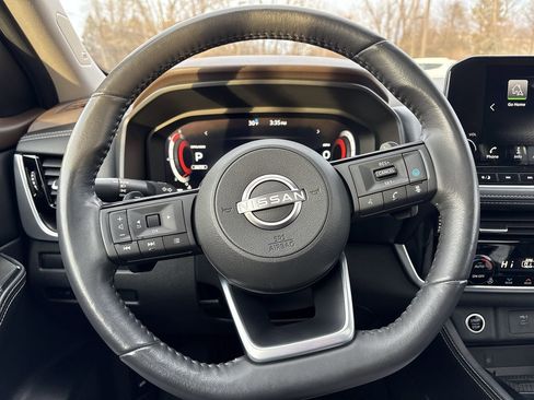 Used 2023 Nissan Rogue Platinum w/ Platinum Premium Package image 15