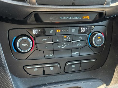 Used 2019 Ford Transit Connect XLT FWD image 28