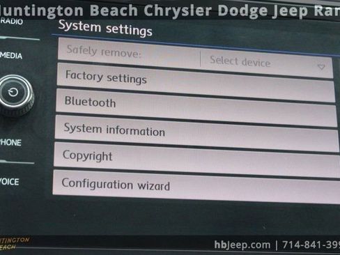 Used 2019 Volkswagen Tiguan SE w/ Panoramic Sunroof Package image 24