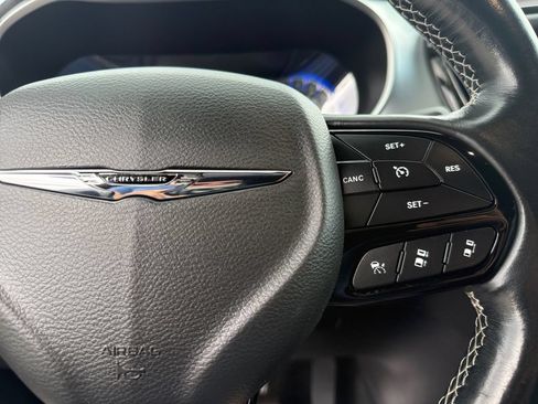 Used 2021 Chrysler Pacifica Touring-L w/ Premium & Safety Sphere Group AWD/4WD image 30