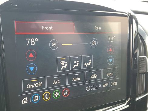 Used 2023 Chevrolet Traverse LT w/ LPO, Floor Liner Package AWD/4WD image 14