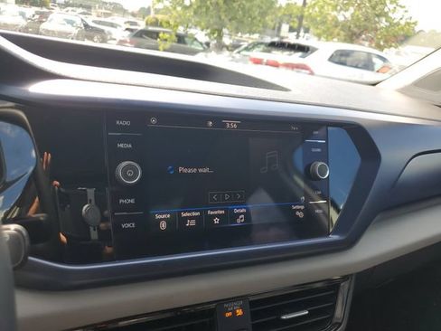 Certified 2023 Volkswagen Taos SE w/ Panoramic Sunroof Package FWD image 25