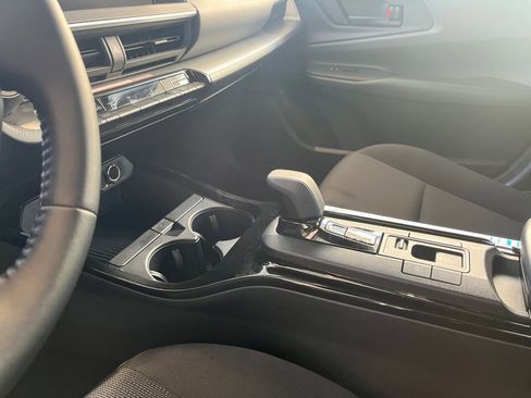 Used 2025 Toyota Prius LE image 41