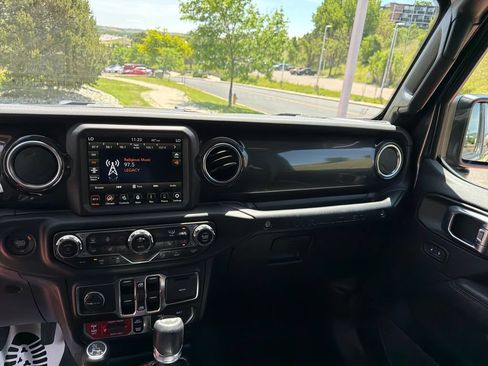 Used 2021 Jeep Wrangler Unlimited Rubicon AWD/4WD image 17