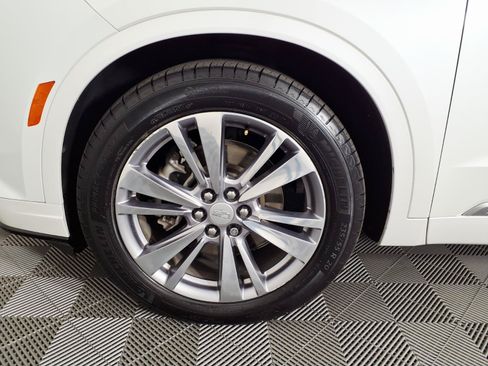 Certified 2024 Cadillac XT6 Premium Luxury FWD image 7