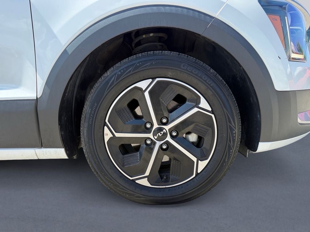 Used 2023 Kia Niro EX FWD image 9
