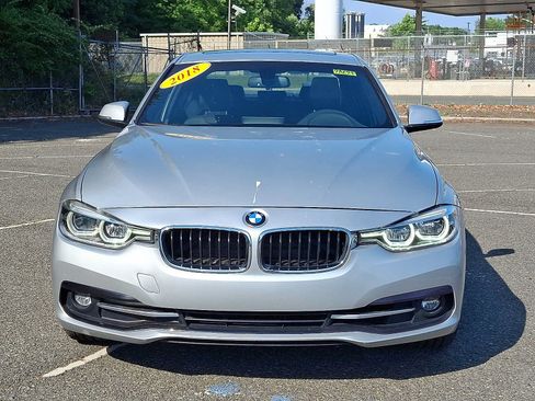 Used 2018 BMW 330i xDrive Sedan w/ Convenience Package AWD/4WD image 2