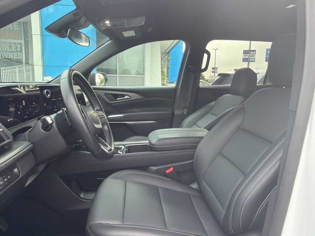 Used 2026 Chevrolet Traverse LT FWD image 14