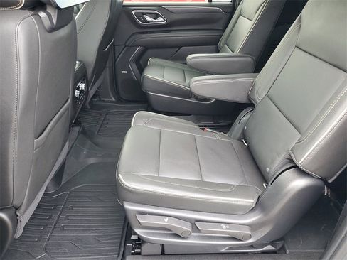 Used 2021 GMC Yukon XL SLT w/ SLT Premium Package image 22