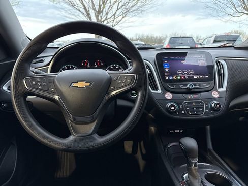 Used 2023 Chevrolet Malibu LT image 21