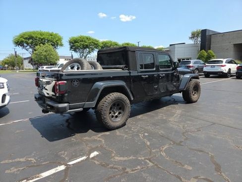 Used 2021 Jeep Gladiator Sport AWD/4WD image 2