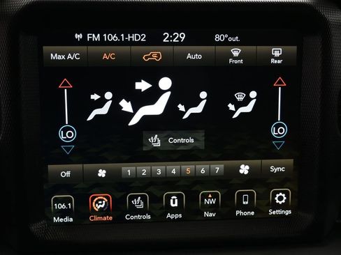 Used 2023 Jeep Wrangler Unlimited Sahara w/ Cold Weather Group AWD/4WD image 24