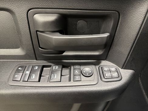 Used 2024 RAM 2500 Tradesman w/ Chrome Appearance Group image 14