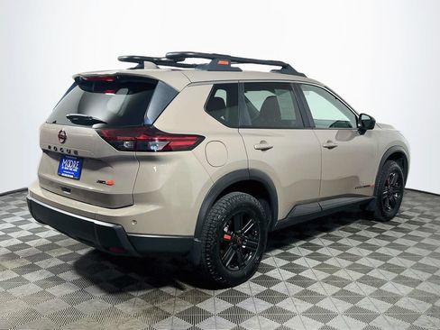 Used 2025 Nissan Rogue SV AWD/4WD image 7