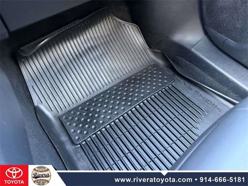 Used 2022 Toyota Highlander XLE image 23