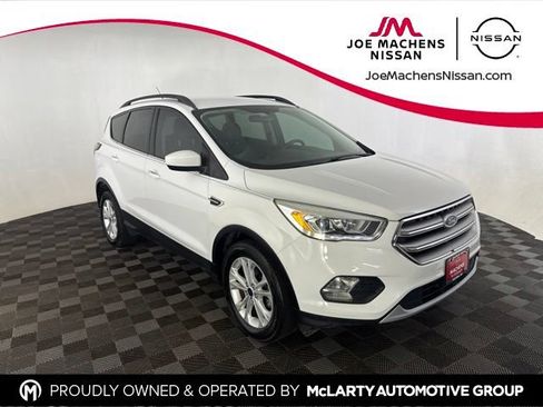 Used 2017 Ford Escape SE w/ SE Leather Comfort Package FWD image 1
