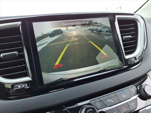 Used 2024 Chrysler Pacifica Touring-L FWD image 34