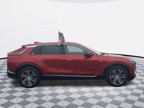 Certified 2024 Cadillac Lyriq Luxury AWD/4WD image 8
