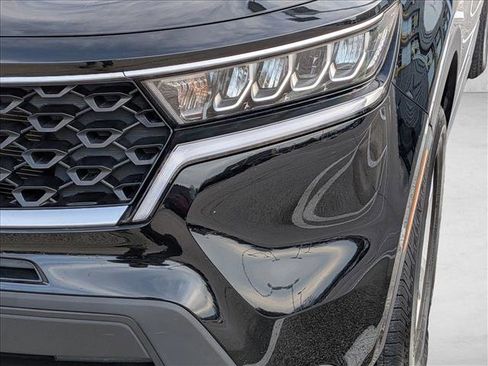 Used 2023 Kia Sorento LX image 10
