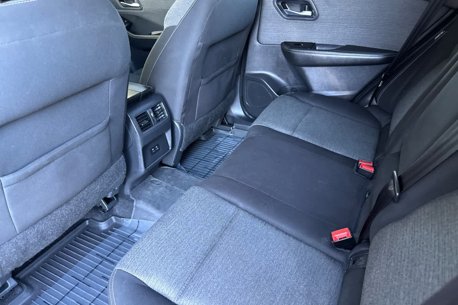 Used 2022 Nissan Rogue SV AWD/4WD image 4