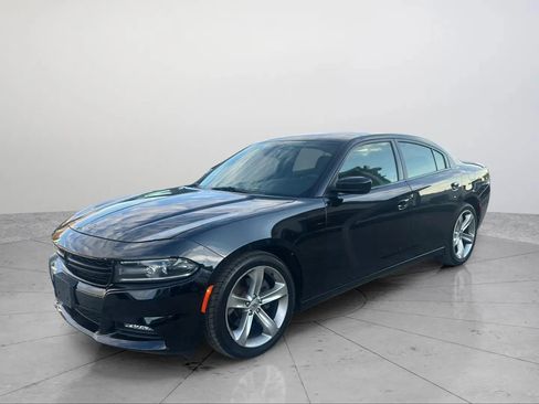 Used 2017 Dodge Charger R/T image 1