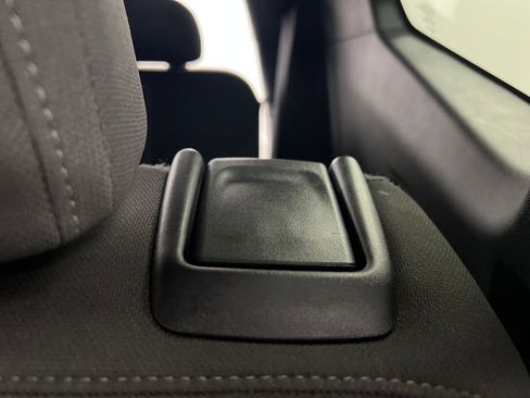 Used 2025 GMC Acadia Elevation image 17