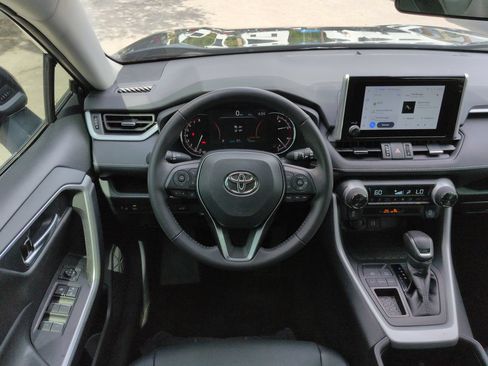 Used 2025 Toyota RAV4 XLE Premium FWD image 16