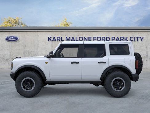New 2025 Ford Bronco Badlands image 3