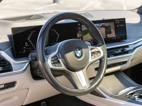 Used 2023 BMW X7 xDrive40i w/ Executive Package image 22