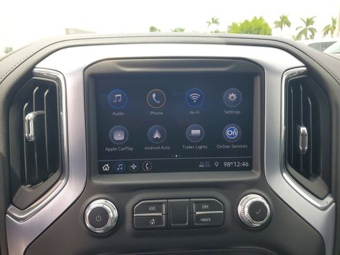 Used 2020 GMC Sierra 1500 SLE w/ SLE Value Package image 22