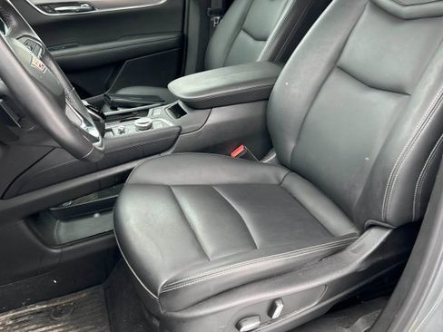 Certified 2024 Cadillac XT6 Luxury image 2