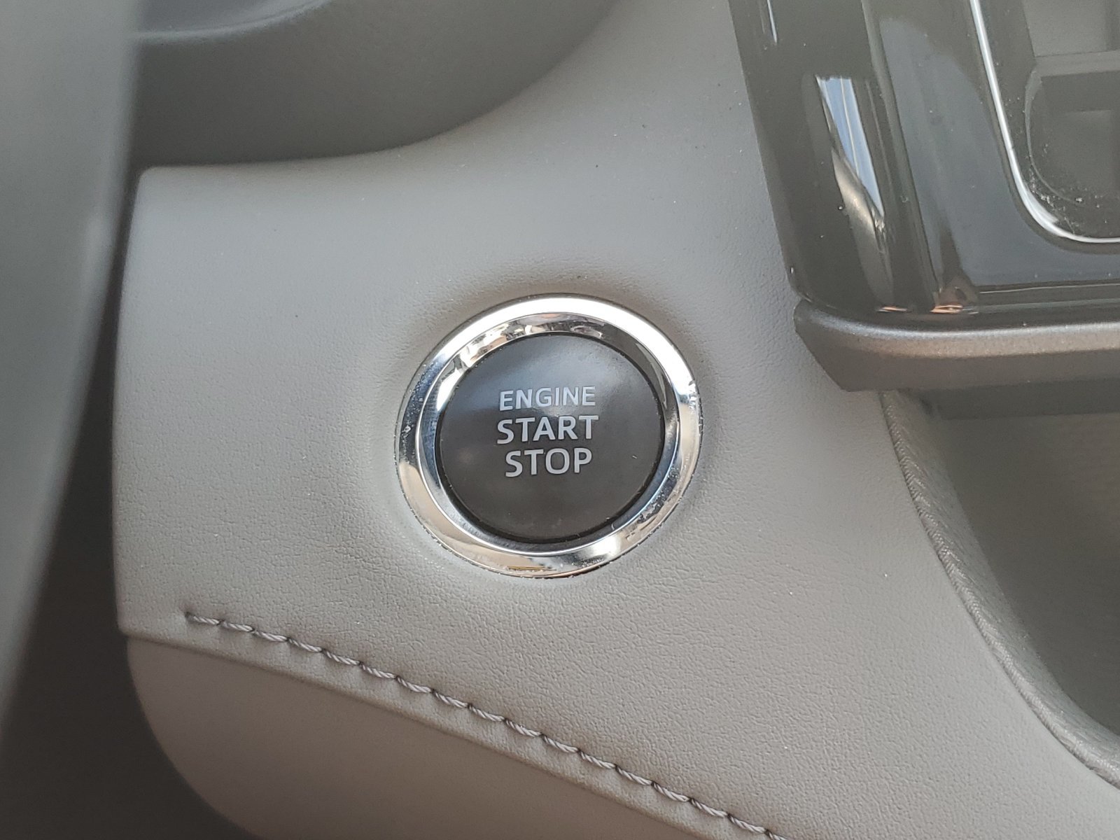 Used 2022 Toyota Highlander XLE AWD/4WD image 31