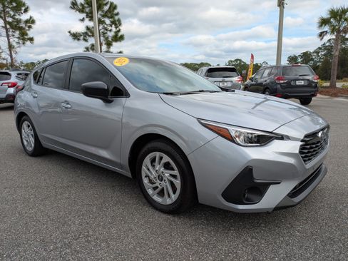 Certified 2025 Subaru Impreza 2.0i image 2