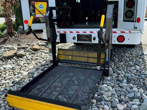 Used 2014 Chevrolet Express 3500 image 11