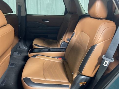 Used 2024 Nissan Pathfinder Platinum image 20