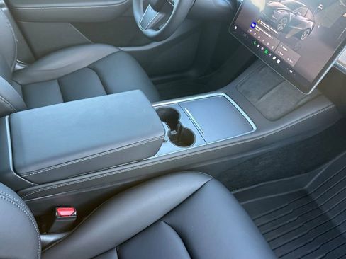 Used 2025 Tesla Model Y Long Range image 15