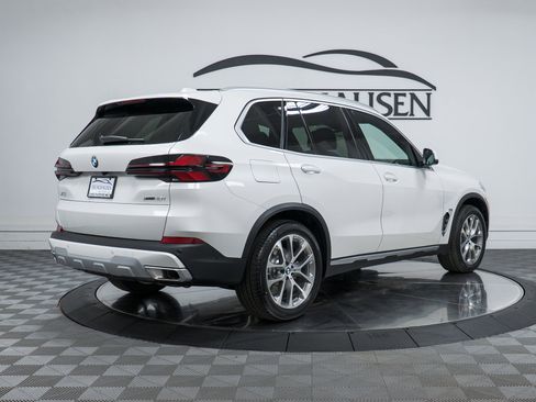 New 2026 BMW X5 xDrive40i w/ Executive Package image 5