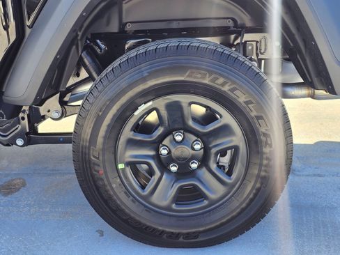 New 2026 Jeep Gladiator Sport image 9