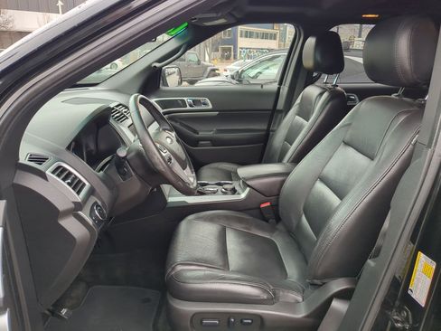 Used 2015 Ford Explorer XLT w/ Equipment Group 202B image 16