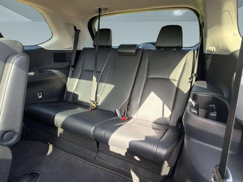 Used 2025 Toyota Grand Highlander FWD image 31