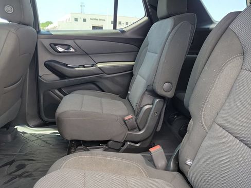 Used 2023 Chevrolet Traverse LT FWD image 11