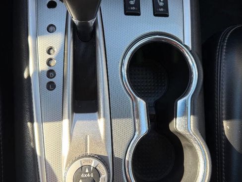 Used 2019 Nissan Pathfinder SL image 16