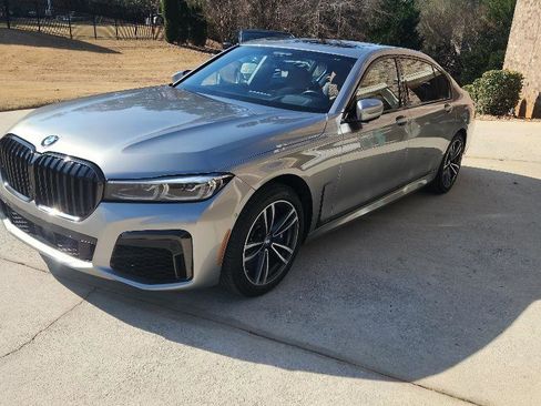 Used 2022 BMW 750i xDrive w/ Executive Package image 1